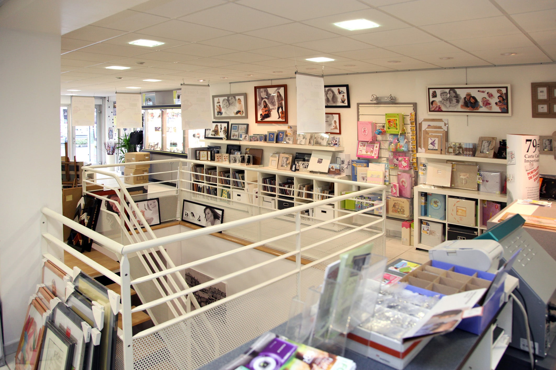 Intérieur Étage Magasin PhotoCaze - Goderville